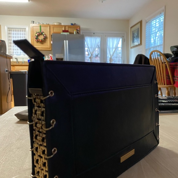 BCBGMAXAZRIA CLUTCH PURSE [Leather] - Picture 3 of 4